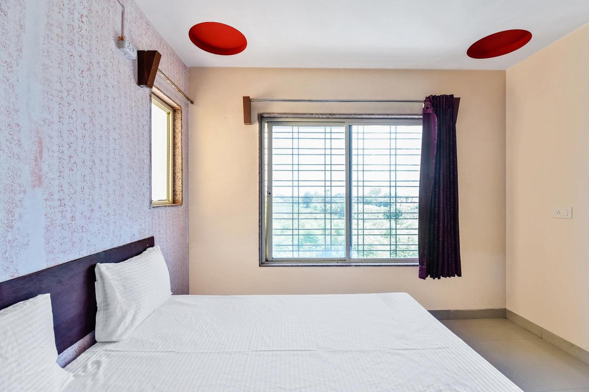 SPOT ON 49550 Hotel Jeeva Residency Shirdi Exterior foto
